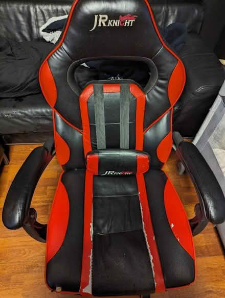 Photo of free Red/black gaming chair (East Dulwich SE22) #1
