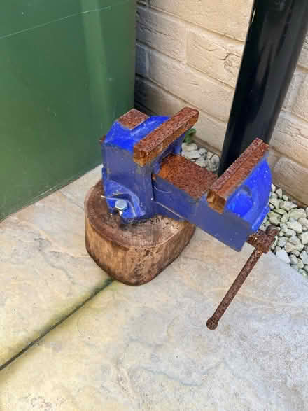 Photo of free Small vice on wooden block (Melbourn) #1