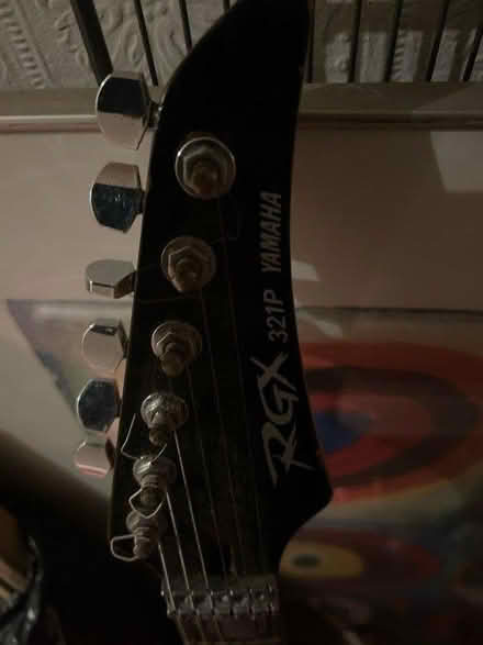Photo of free Electric Guitar (W12) #3