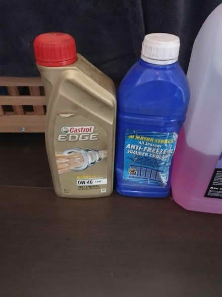 Photo of free Antifreeze and car oil (S2 Wybourn) #1