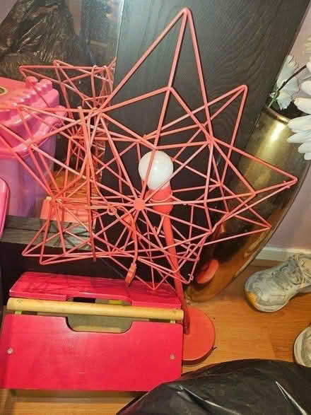 Photo of free Red star shape light (SE1) #1