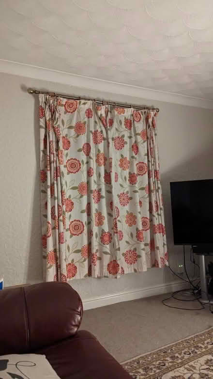 Photo of free Flower pattern curtains (Bromborough Rake, CH62) #1