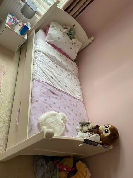 Photo of free Cream Bed with pull out bed (SW13) #1