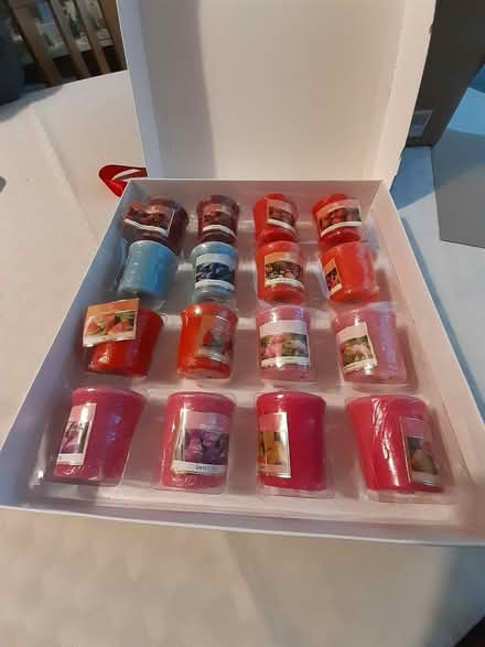 Photo of free 16 scented candles in a gift box (Peachcroft OX14) #2