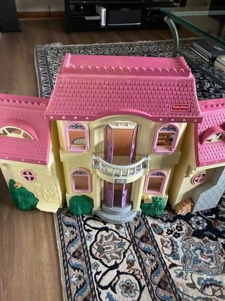 Photo of free Dolls house (Basildon SS16) #2