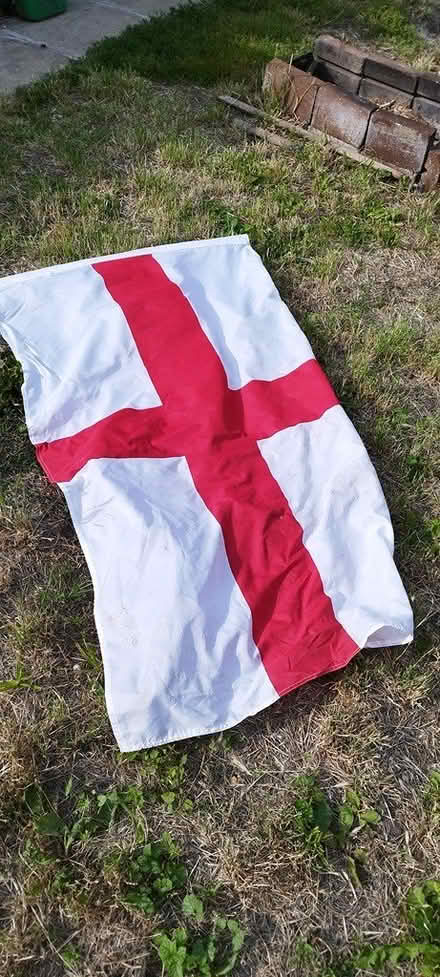 Photo of free St Georges flags (Morden SM4) #1