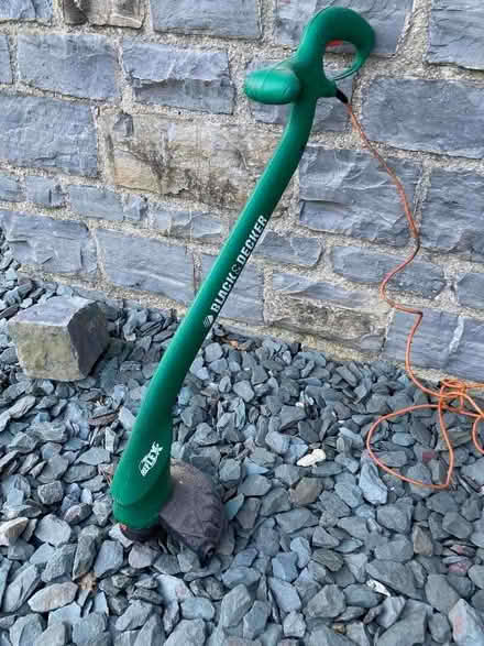 Photo of free Black and Decker electric strimmer with cable (Stathe TA7) #1