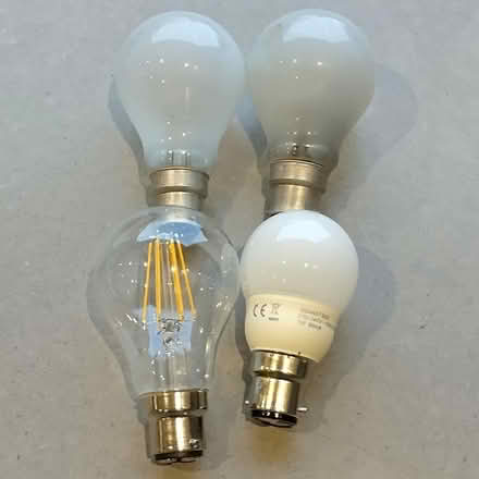 Photo of free 4 x bayonet lamps (Brookhouse LA2) #1