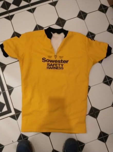 Photo of free Warm cycling top (Dane Hills LE3) #1
