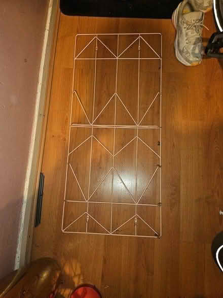 Photo of free Wall organiser in pink (SE1) #2