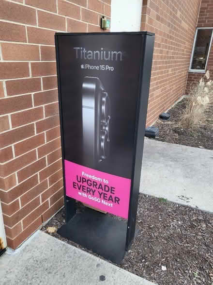 Photo of free T-Mobile Store Stand (Rogers Park) #2