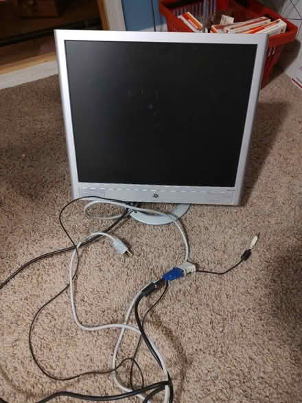 Photo of free HP computer monitor (Odenton, near Odenton Elem) #1