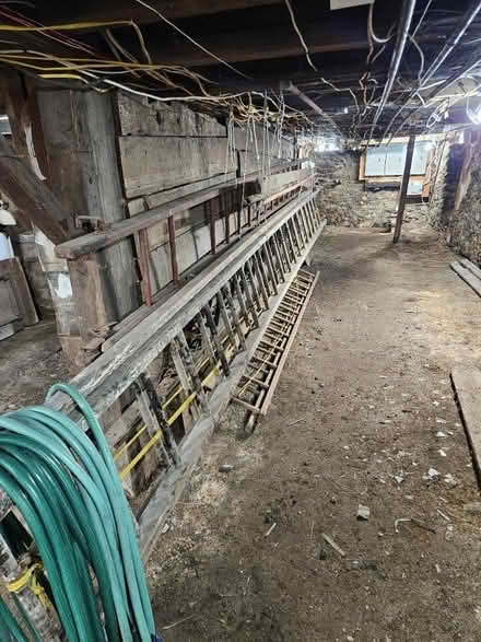 Photo of free 40' & 30' extension ladders (Poughkeepsie) #1