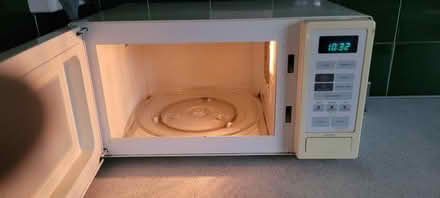 Photo of free microwave oven (Fareham PO15) #1