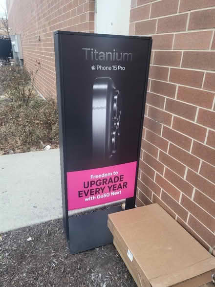 Photo of free T-Mobile Store Stand (Rogers Park) #3