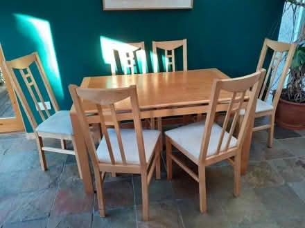 Photo of free dining table and chairs (Kelvindale G12) #1