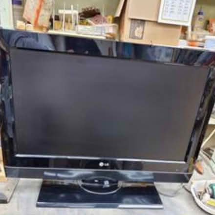 Photo of free LG 37” TV to give away (Brixton station) #1