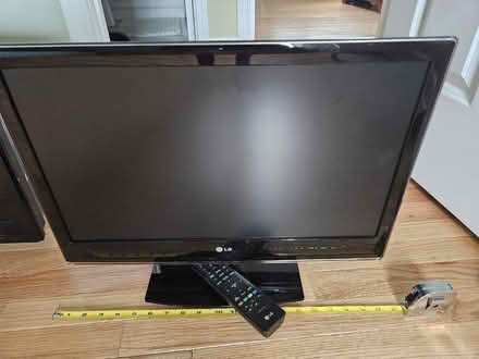 Photo of free 24 inch TV (Off S. Tyler Road, St Charles) #1