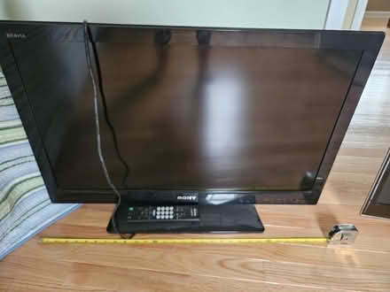 Photo of free 36 inch TV (Off S. Tyler Road, St Charles) #1