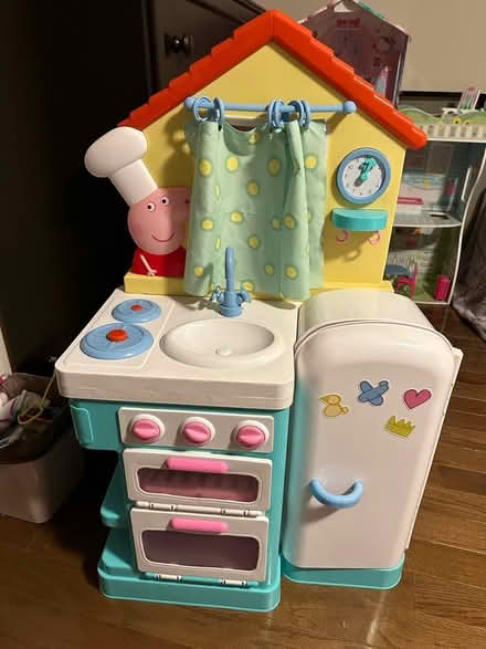 Photo of free Peppa Pig play kitchen (Somerset) #1