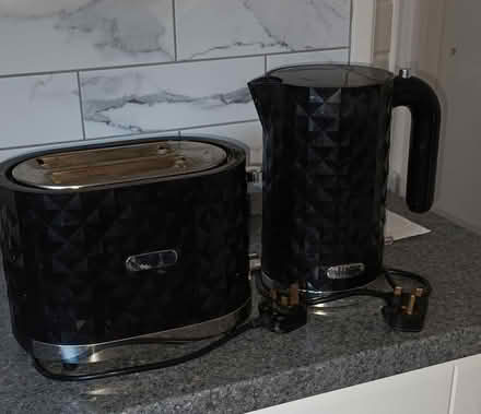 Photo of free Kettle and toaster (S20 Waterthorpe) #1