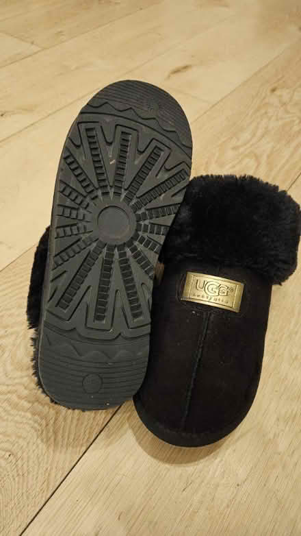 Photo of free Ugg slippers, size 5, worn once (PO19) #2