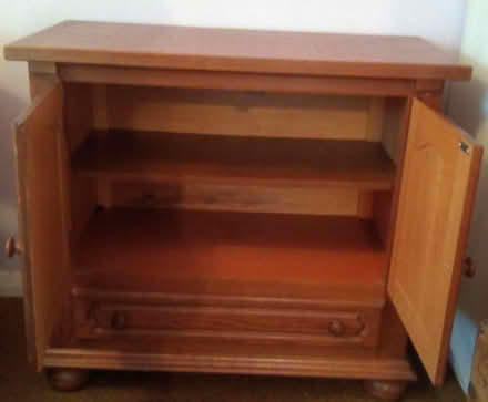 Photo of free Small oak cupboard with 2 doors, 1 drawer (St Mary Cray BR5) #3