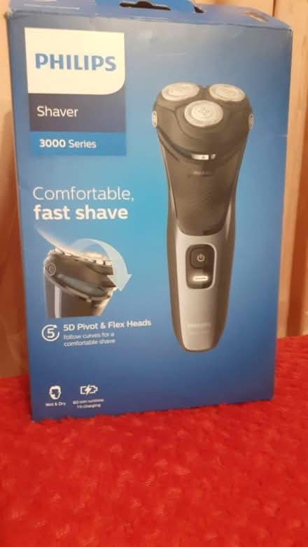 Photo of free philips electric razor (EX2 hamilton avenue.) #1