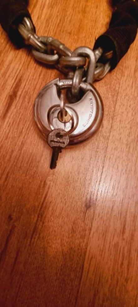 Photo of free Security chain and padlock (SE14) #2