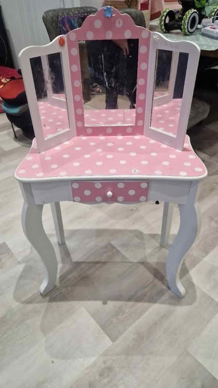 Photo of free Pink make up desk (Ingoldisthorpe, PE31) #4