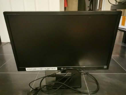 Photo of free LG 22" Monitor (Fareham PO15) #3