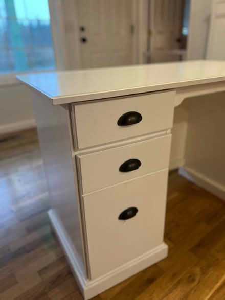 Photo of free Wood Desk (Salmon Creek/Mt Vista (98686)) #1
