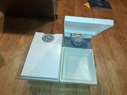 Photo of free Automatic cat feeder (Cheltenham GL52) #4