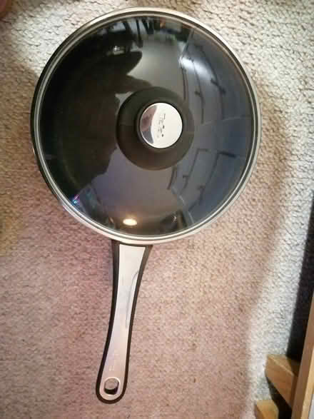 Photo of free Tefal 25cm frying pan with lid (Maidenhead SL6) #1
