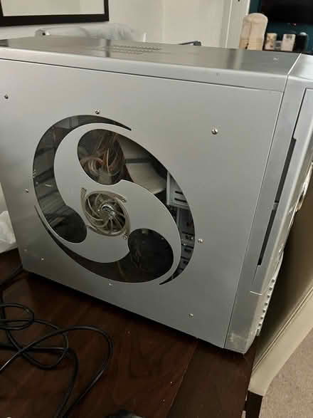 Photo of free Desktop +! 2 monitors (Stevenage SG1) #3