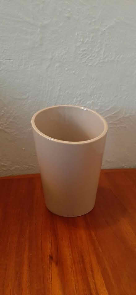 Photo of free Vase & plant pots (Bloor St W & Jane St) #2