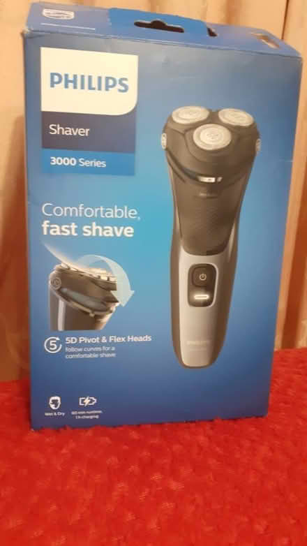 Photo of free philips electric razor (EX2 hamilton avenue.) #2