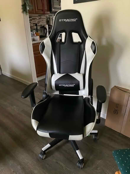 Photo of free Gaming Chair (Woodmont Beach) #2