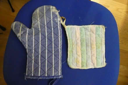 Photo of free Old worn oven gloves/mat for repair (Cambridge, CB1) #4