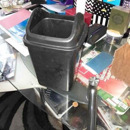 Photo of free Small waste bin (Alexandra Park M14) #1