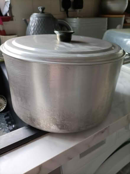 Photo of free Pot (Yoker G14) #3