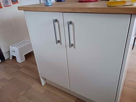 Photo of free kitchen island (Crosspool S10) #3