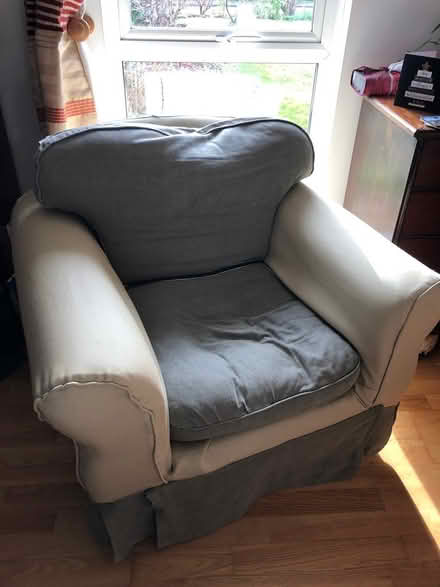 Photo of free Comfy armchair (CB24) #1