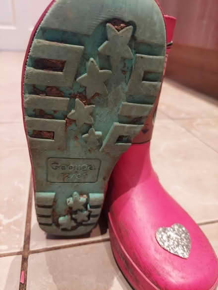 Photo of free Kids shoes (CW2) #2