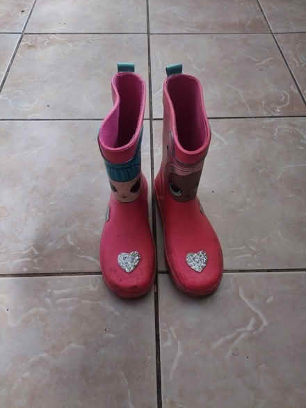 Photo of free Kids shoes (CW2) #1