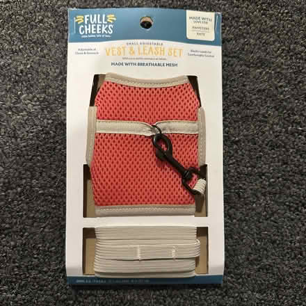 Photo of free Vest and Leash (Derwood) #1