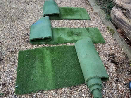 Photo of free artificial grass (Harpenden AL5) #1