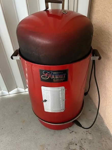 Photo of free Smoker (Oldsmar near Walmart) #1
