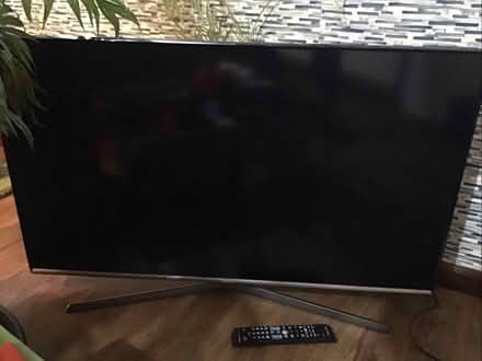 Photo of free 43" Samsung TV. Works but defects (Coventry Tile Hill CV4) #1