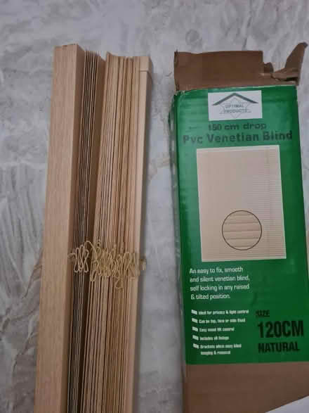 Photo of free PVC Venetian Wood Look Blinds (DA1) #1